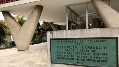 Hospital da Lagoa, de arrojada arquitetura de Oscar Niemeyer.
